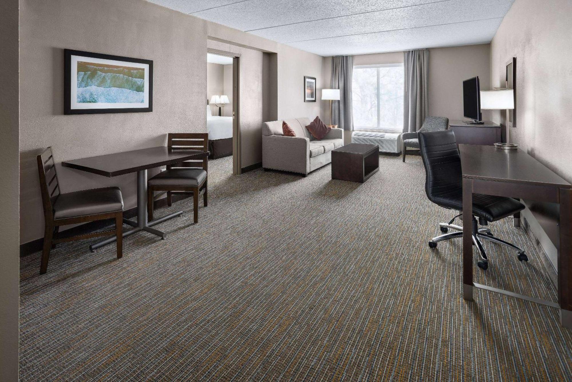 La Quinta Inn & Suites By Wyndham מורסוויל מראה חיצוני תמונה