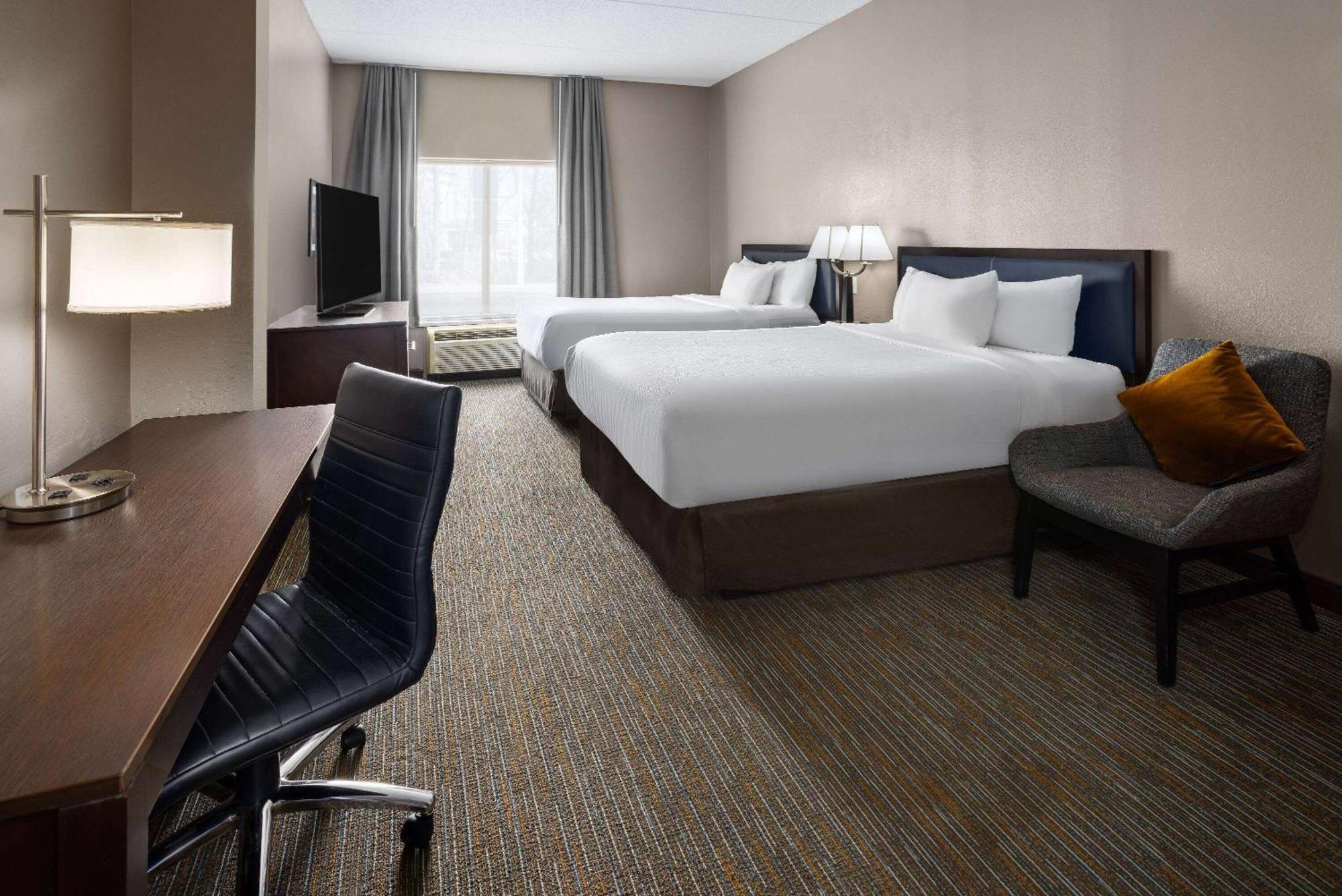 La Quinta Inn & Suites By Wyndham מורסוויל מראה חיצוני תמונה